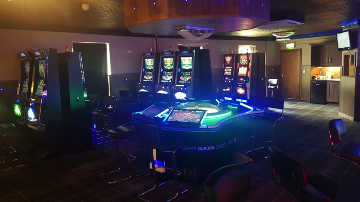 Diamonds Casino slots
