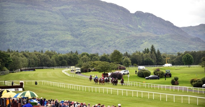 Horse racing at Killarney Racecourse